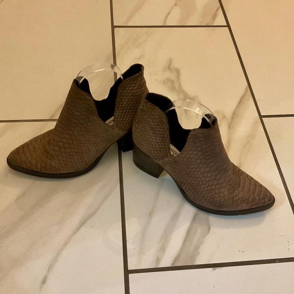 Steve Madden Leather Postal Snake Embossed Ankle Boot/Booties Sz 9.5 - Picture 6 of 7